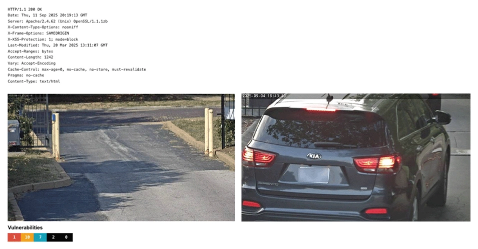 図：米国の集合住宅の出口を撮影しているカメラのスクリーンショットと車両